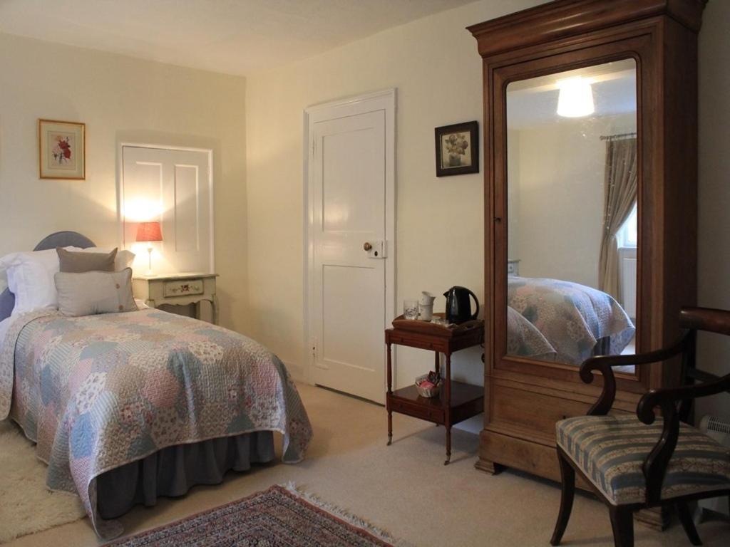 Church Farmhouse B & B Kennett Room photo